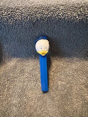 Vintage PEZ No Feet Dewey made in Austria USPATENT: 3.942.683